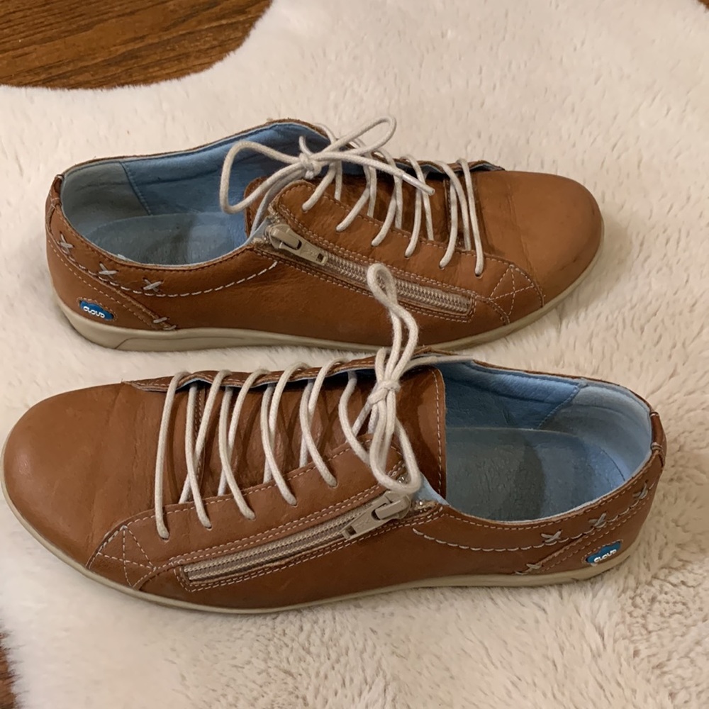 Cloud slip ons